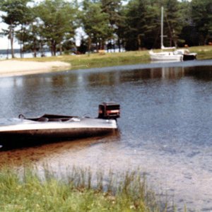 Media 'Dennis's 18 ft HydroStream' in category 'Action Marine Vintage Images'