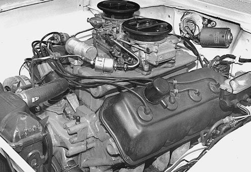 213large_1968_dodge_hemi_dart_engine_view