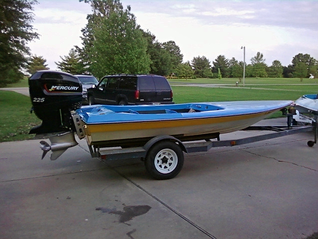 V-Mate Drag boat