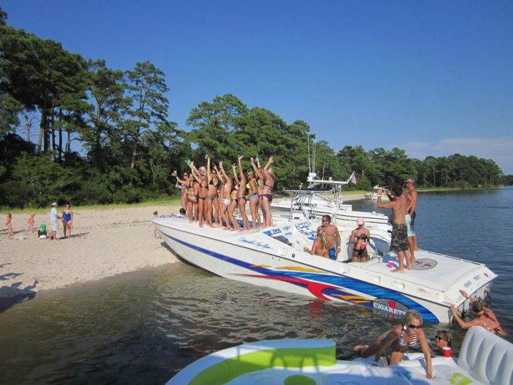Whoes on a boat